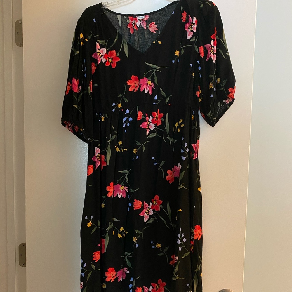 Old Navy Maternity Dress